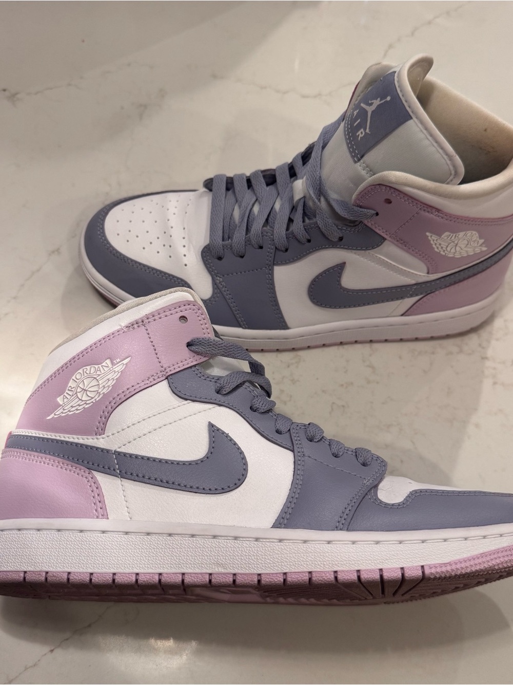 Jordan 1 Mid - Picture 2 of 5